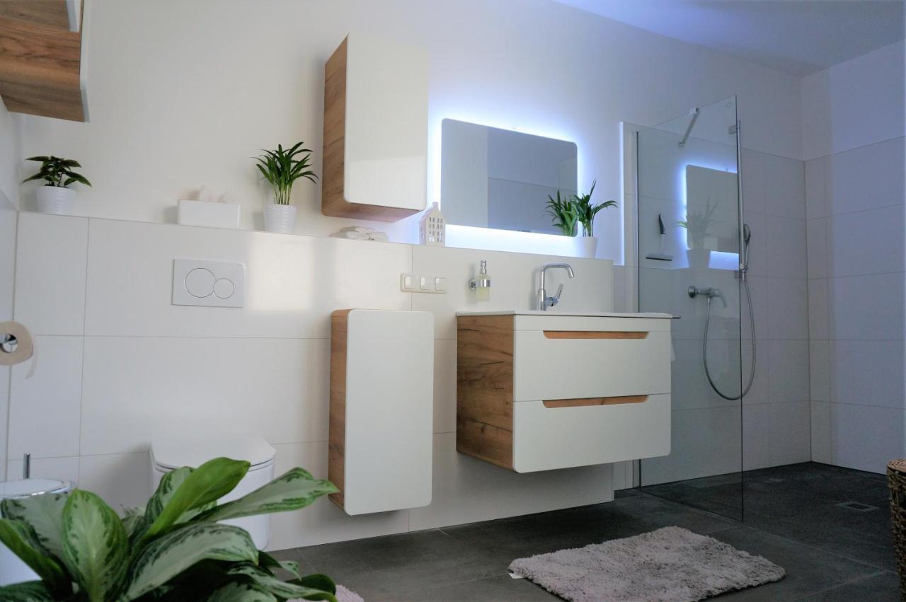Mein Apartment, Stars Mit Balkon Und Klima Fuer Bis Zu 4 Personen Frankenthal  Buitenkant foto