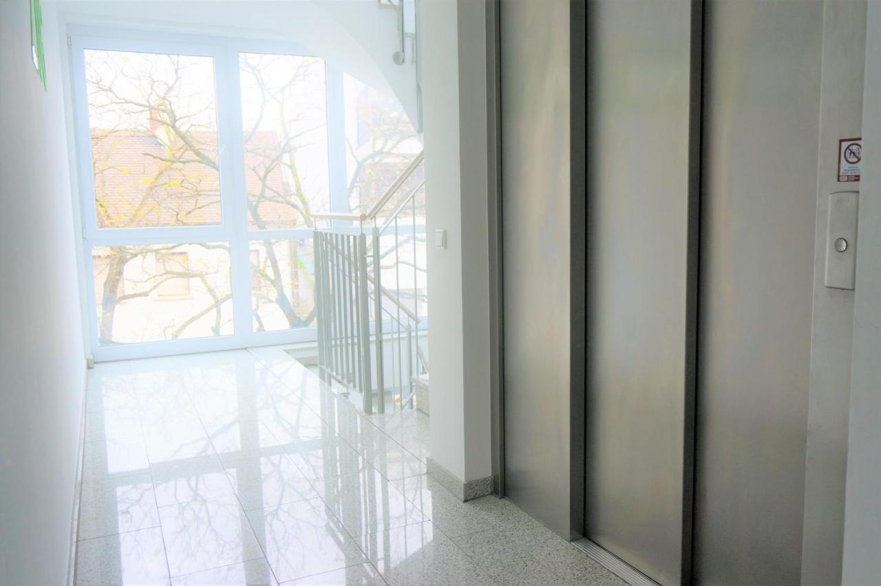 Mein Apartment, Stars Mit Balkon Und Klima Fuer Bis Zu 4 Personen Frankenthal  Buitenkant foto